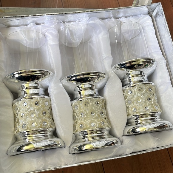 3 Pc Floral Detail Candle Holders - Picture 3 of 4